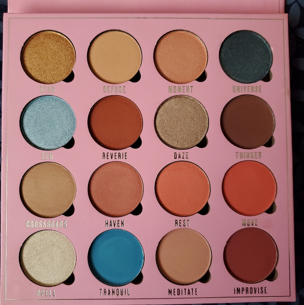 Makeup obsession eyeshadow palette